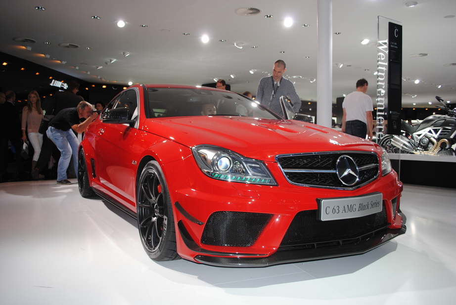 Mercedes takes the wraps off C 63 AMG Coupé Black Series (updated)