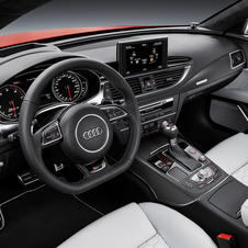 Inside Audi made ​​changes in the instrument panel, the paddles and the air outlet controls