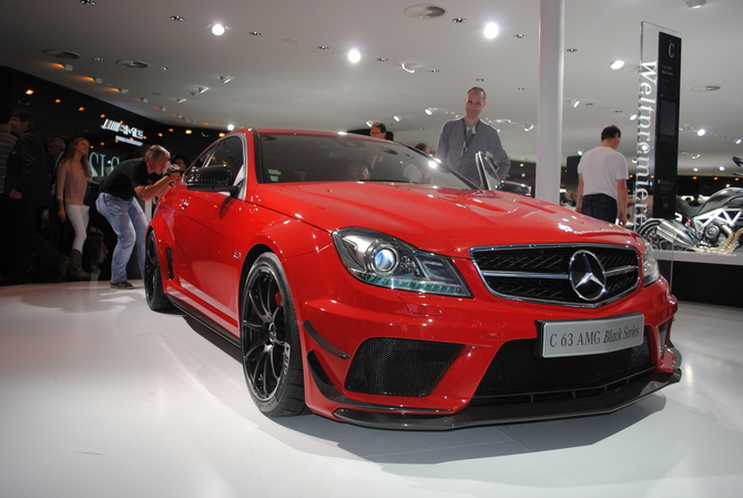 Mercedes takes the wraps off C 63 AMG Coupé Black Series (updated)