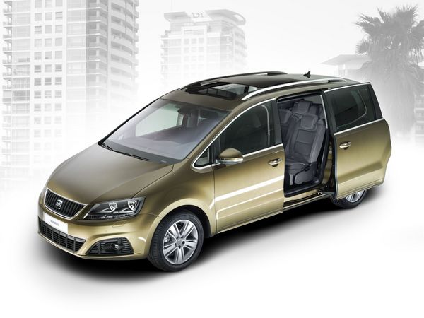 Seat reveals the new Alhambra