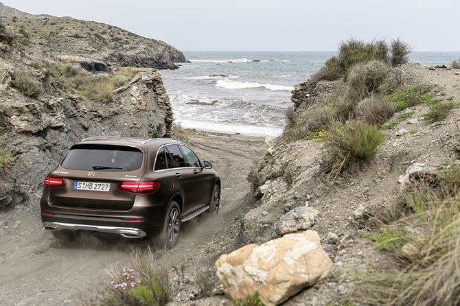 Shortly there is also a scheduled launch of a hybrid plug-in version, the GLC 350 e