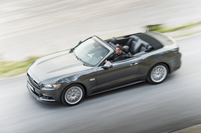 Ford Mustang V8 Convertible