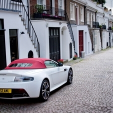 Aston Martin V12 Vantage Roadster