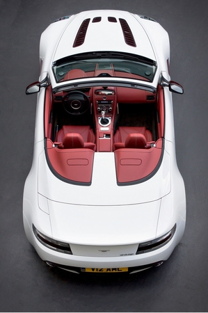 Aston Martin V12 Vantage Roadster