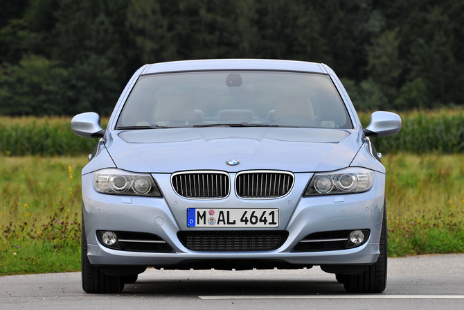 BMW 335i Navigation (E90) LCI