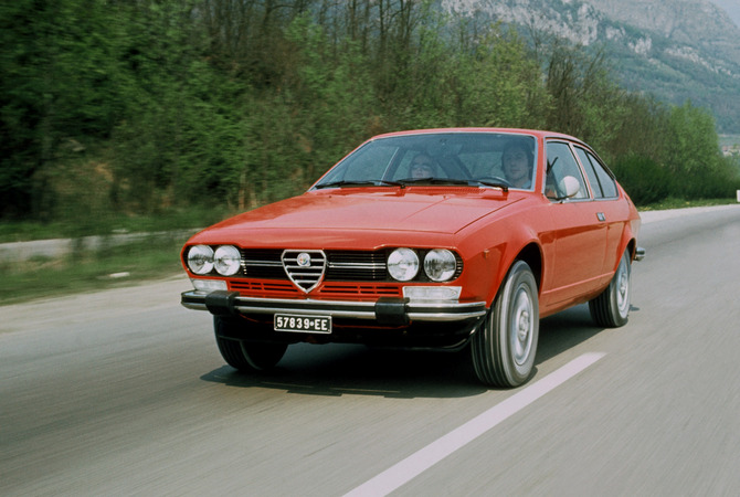 Alfa Romeo GTV 2000