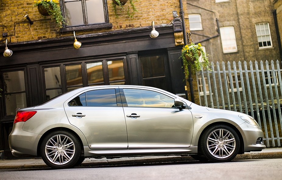 Suzuki Brings Kizashi to UK for 2012