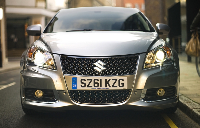 Suzuki Brings Kizashi to UK for 2012