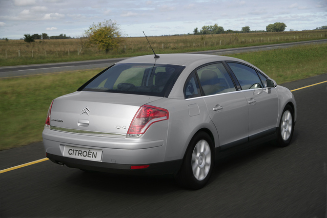 Citroën C4 Saloon 2.0i 16v Automatic