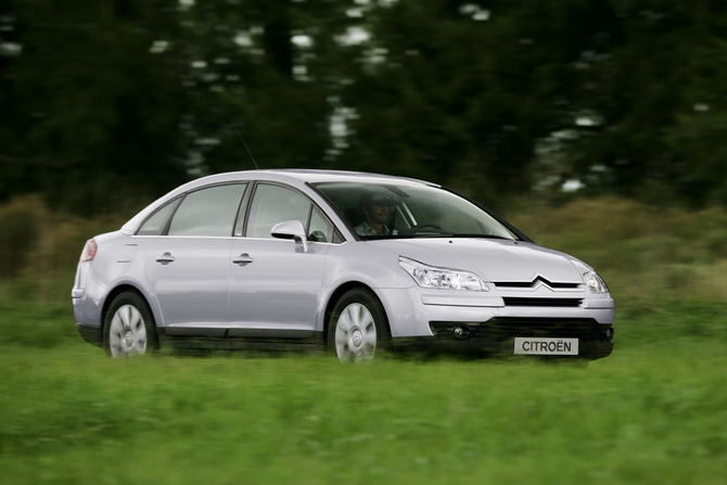 Citroën C4 Saloon 2.0i 16v