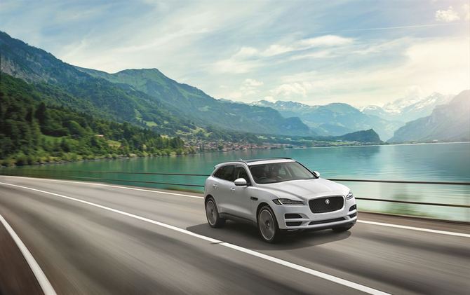 Jaguar F-Pace 2.0L i4D RWD Portfolio