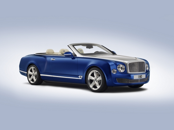  the concept is equipped with the same 6.75-liter V8 twin-turbo that is present in the Mulsanne and the Mulsanne Speed