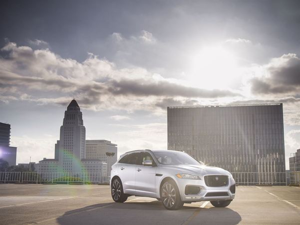 Jaguar F-Pace 2.0L i4D AWD Pure