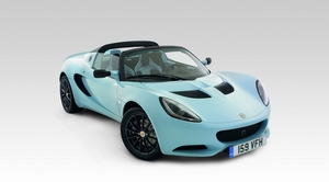 Lotus launches Elise Club Racer in Geneva