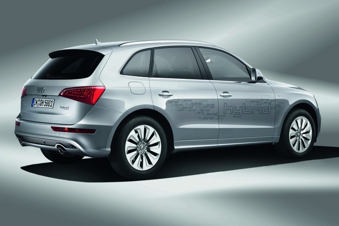 Audi presents the Audi Q5 Hybrid quattro