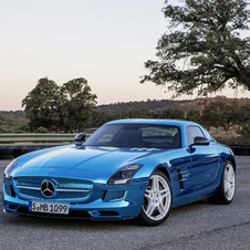 O Electric Drive é tecnicamente a versão mais potente e mais cara da gama do SLS AMG