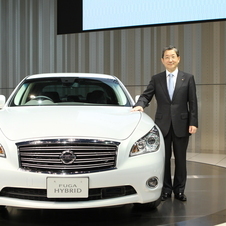 Nissan launches Fuga Hybrid