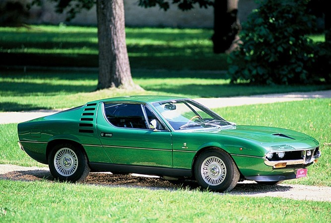 Alfa Romeo Montreal