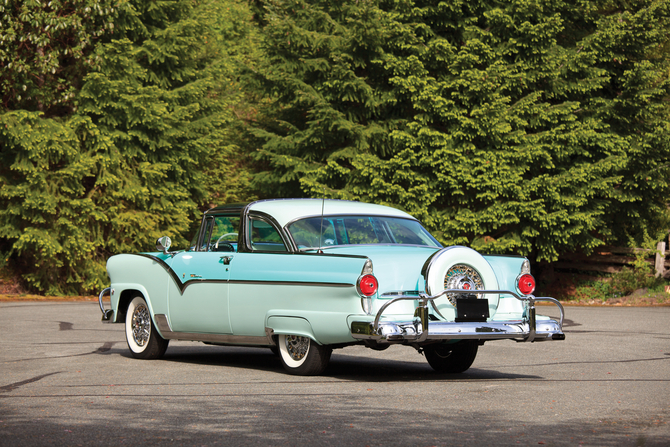 Ford Fairlane Crown Victoria Skyliner