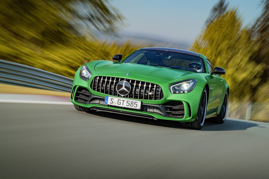 Compared to the GT S AMG was able to increase the output up to 75hp and the torque by 50Nm to a total of 700Nm