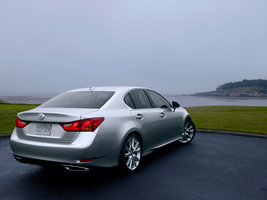 New Lexus GS Shows Off New Styling