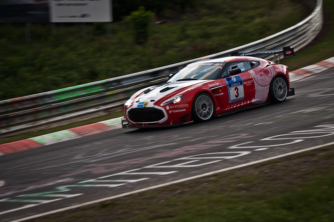 Ferrari takes pole at Nurburgring, Mercedes second and third