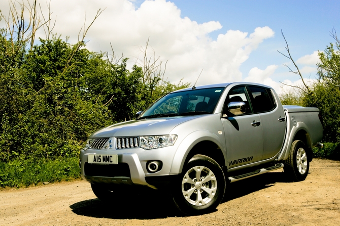 Mitsubishi L200 2.5 DI-D DCab Warrior LB Auto