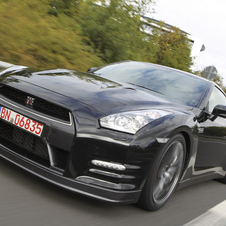 2013 Nissan GT-R Gets Power Boost, Better Suspension and Optional Ceramic Brakes