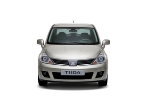 Nissan Tiida Saloon 1.6