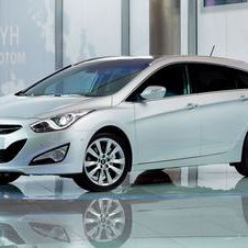 Hyundai reveals first pictures of the new i40