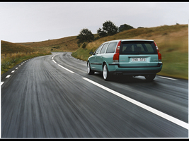 Volvo V70 R