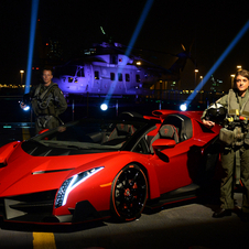 Vão ser produzidas o triplo das unidades do Veneno Roadster, comparativamente à versão coupé