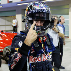 Vettel grabs extremely important pole in Abu Dhabi