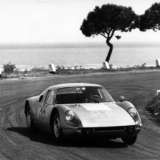 Um dos seus trabalhos mais marcantes foi o design do Porsche 904