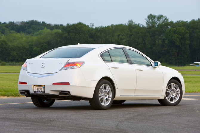 Acura TL w/ Technology Package 