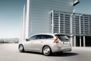 Volvo V60 Plug-in Hybrid debuts in Geneva