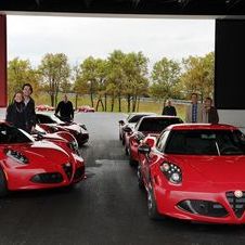 A Alfa Romeo está atualmente a produzir as 500 unidades da Launch Edition do 4C