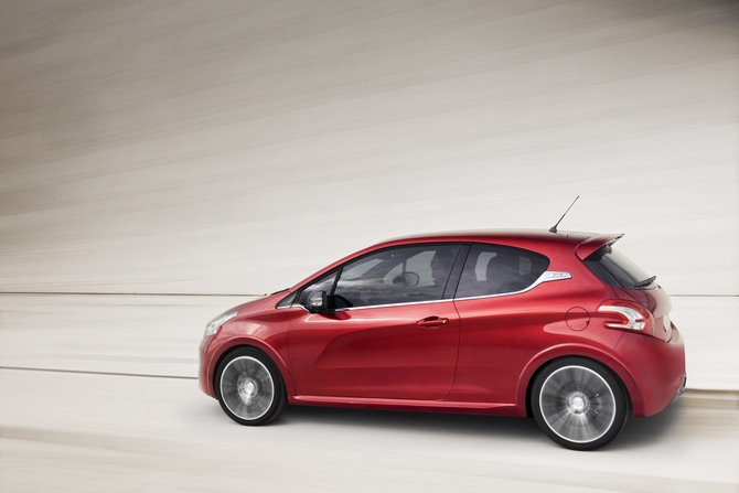 Peugeot 208 and GTI Revealed Ahead of Geneva