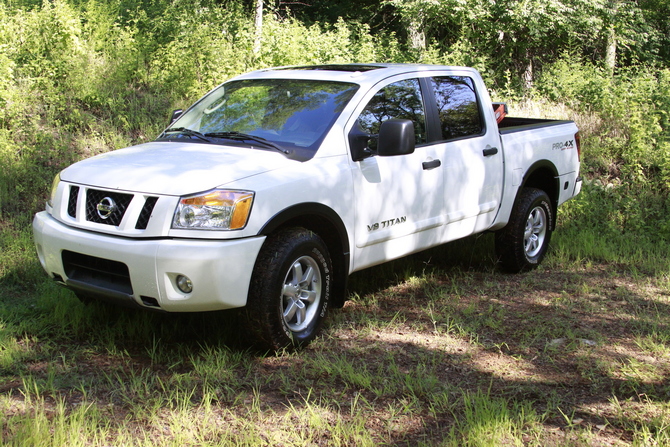 Nissan Titan King Cab SV 4X4 SWB