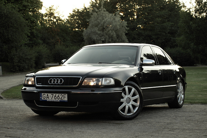 Audi A8 3.7 quattro