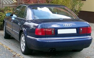 Audi A8 3.7