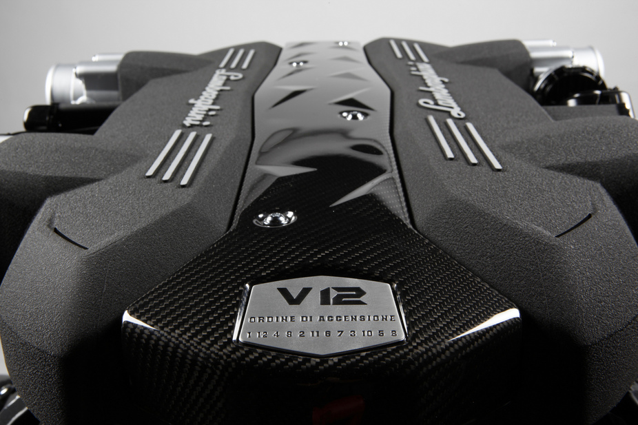 Lamborghini presents all-new V12 engine and transmission