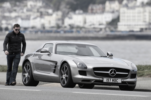 AMG target Ferrari 599 GTO with SLS Black