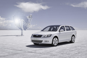 Skoda goes electric with the Octavia Green E Line Concept