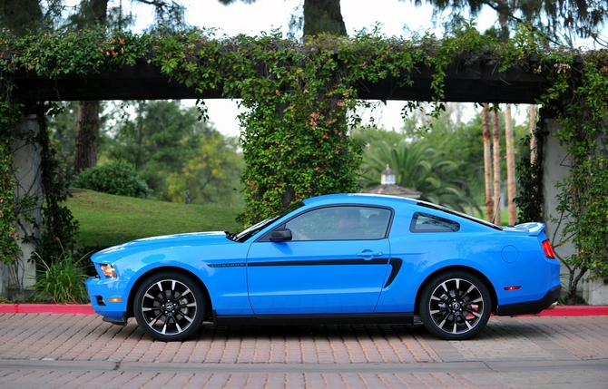 Facebook fans name Mayhem to the new Mustang Performance Pack