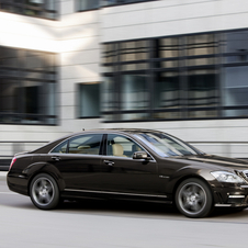 Mercedes-Benz S 63 AMG w/ Performance Package