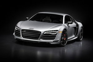 The R8 competition can reach 100km/h in about 3.2 seconds and a top speed of 320km/h