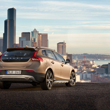 Volvo V40 Cross Country premiers in Paris