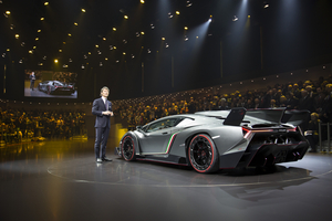 The Veneno rides on 20in front wheels and 21in rear wheels