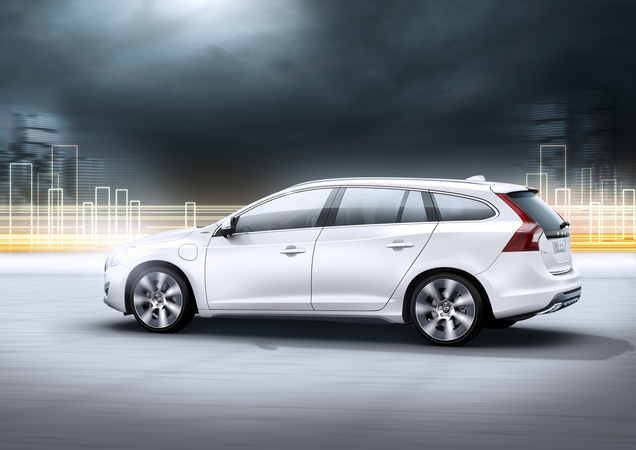 V60 Plug-in Hybrid: world’s first diesel Plug-in Hybrid debuts in Geneva